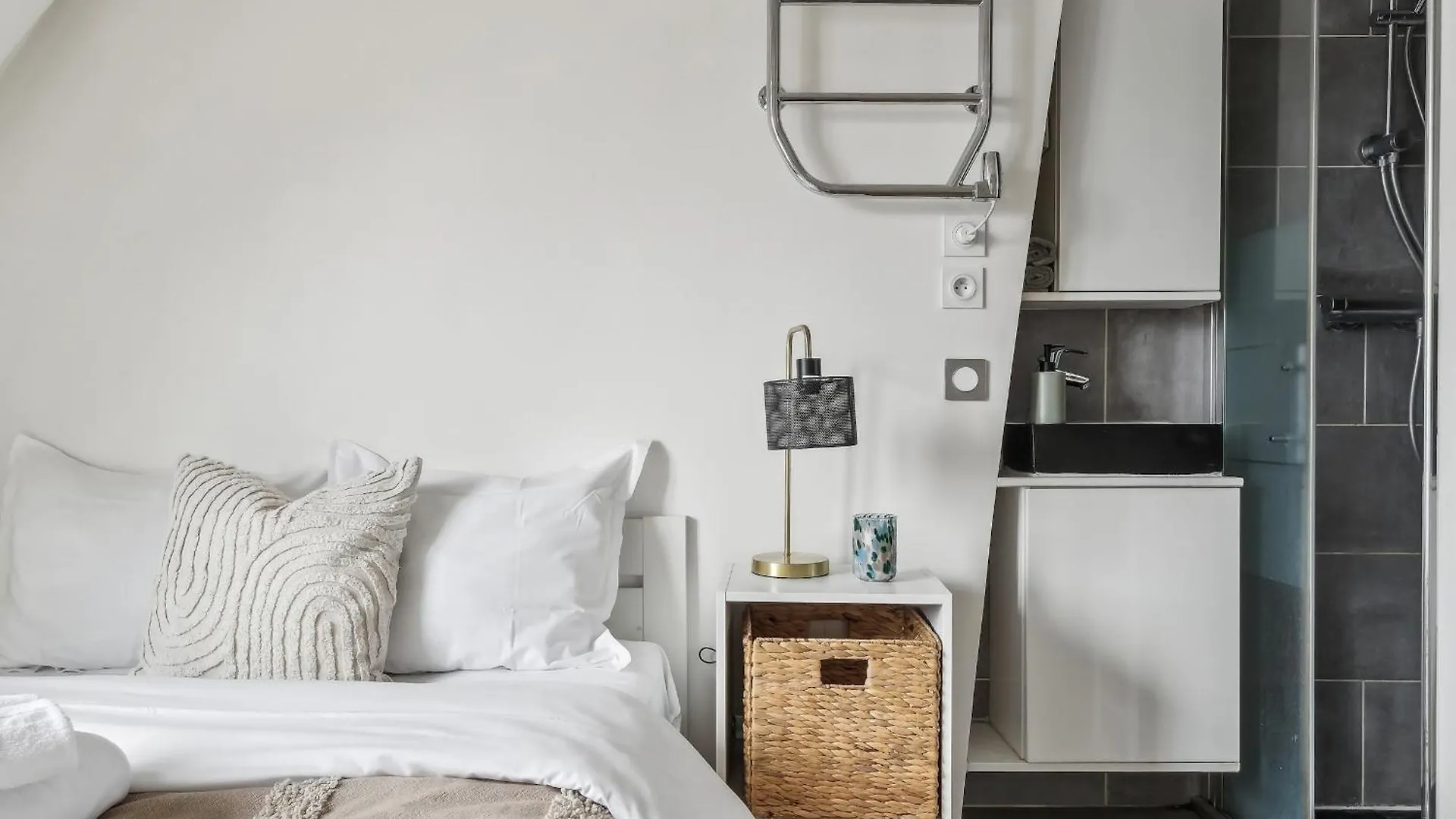 Le Louvre & Notre-dame - Cityapartmentstay Paris